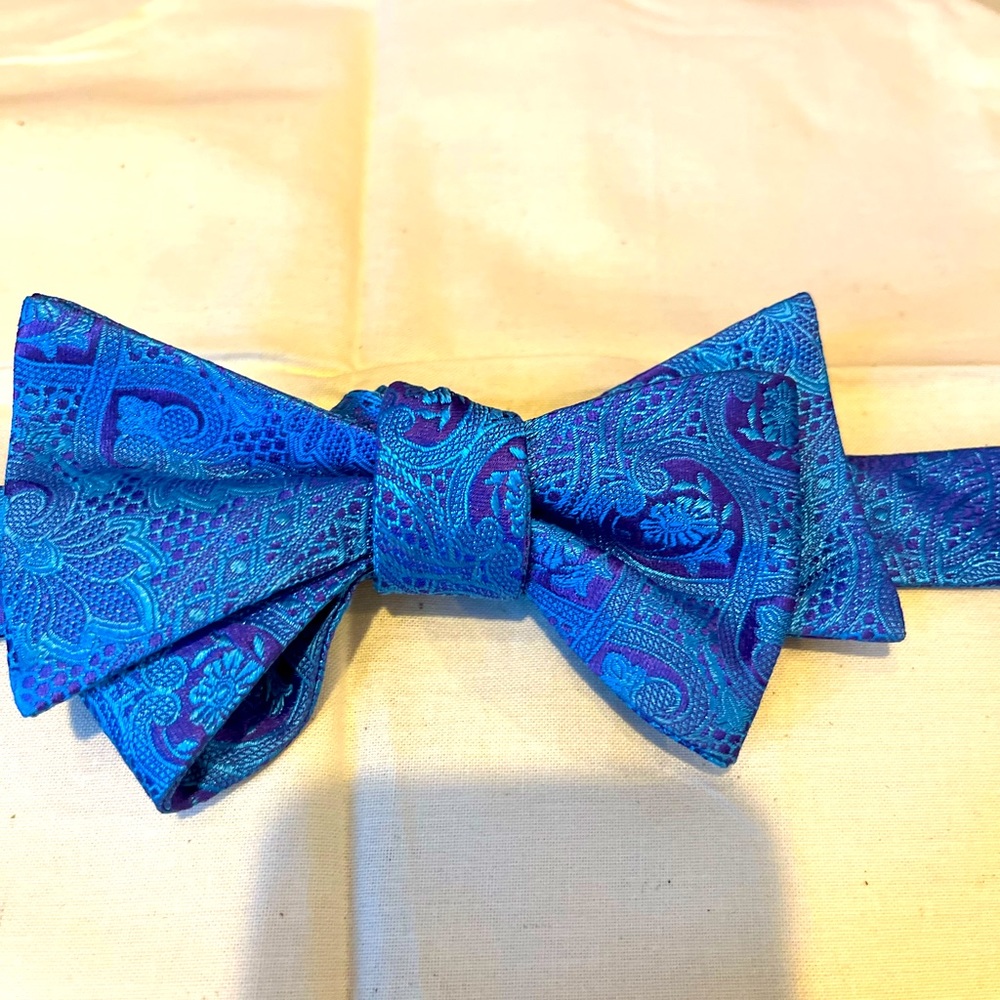 Ted Baker bow tie adjustable